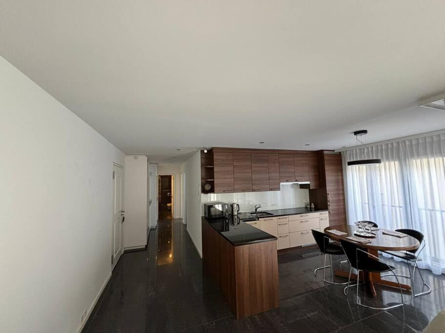 Center Park Apartment Интерлакен Экстерьер фото
